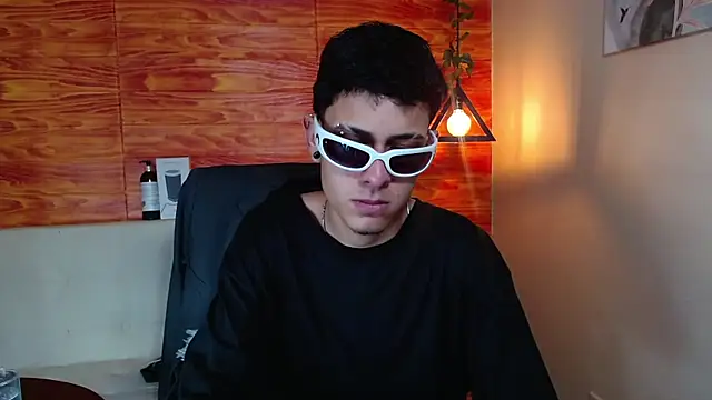 Bastiaan 28 online show from February 7, 2025, 7:29 am