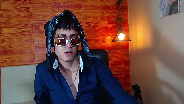 Bastiaan 28 online show from February 18, 2025, 3:53 am