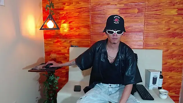 Bastiaan 28 online show from March 11, 2025, 2:21 am