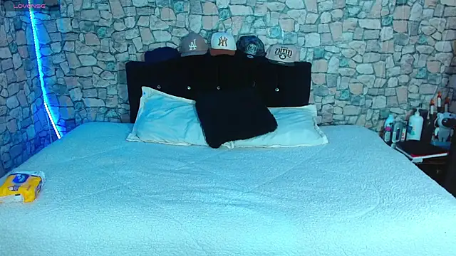 Bastiaan 28 online show from January 14, 2026, 9:42 pm