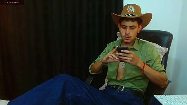 Bastiaan 28 online show from March 8, 2026, 11:19 pm