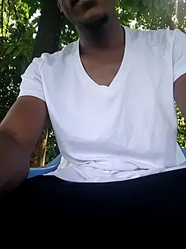 Snapshot of Juicy-hot_chic chatting on April 3, 2026, 12:47 pm Juicy-hot chic online show from April 3, 2026, 12:47 pm