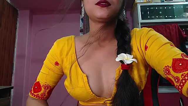 Angel Alison  online show from December 17, 2024, 7:04 pm