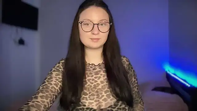 Snapshot of LocaAlis chatting on October 20, 2025, 10:49 am LocaAlis online show from October 20, 2025, 10:49 am