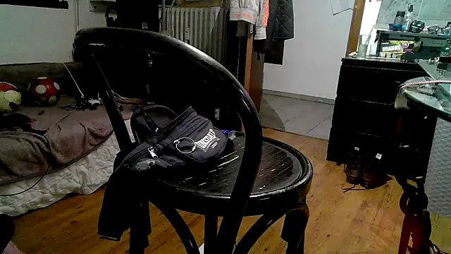 Snapshot of 0815lukas2024 chatting on September 25, 2025, 12:58 am 0815lukas2024 online show from September 25, 2025, 12:58 am