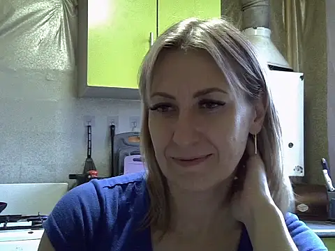 Snapshot of AshleyXHoney chatting on September 29, 2025, 11:04 am AshleyXHoney online show from September 29, 2025, 11:04 am