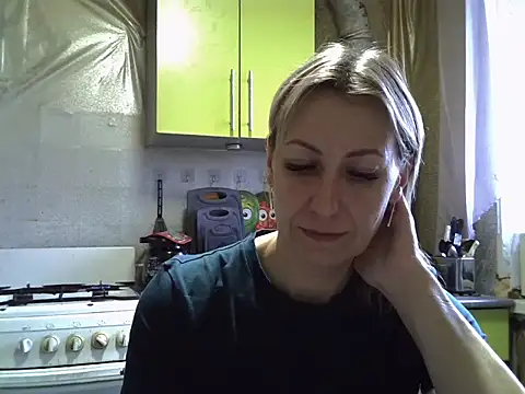 Snapshot of AshleyXHoney chatting on October 24, 2025, 6:10 am AshleyXHoney online show from October 24, 2025, 6:10 am