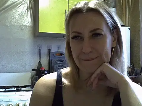 Snapshot of AshleyXHoney chatting on November 10, 2025, 7:07 am AshleyXHoney online show from November 10, 2025, 7:07 am