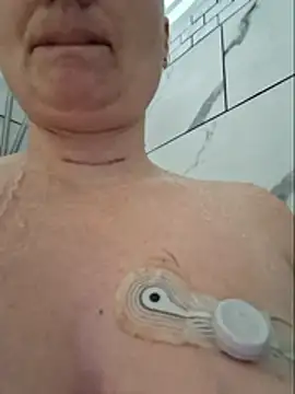 Snapshot of MilfyMrsRobinson chatting on May 6, 2026, 7:41 pm MilfyMrsRobinson online show from May 6, 2026, 7:41 pm