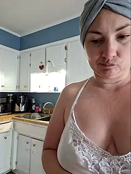 Snapshot of MilfyMrsRobinson chatting on May 25, 2026, 1:06 pm MilfyMrsRobinson online show from May 25, 2026, 1:06 pm