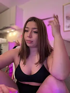 Snapshot of KimArts chatting on January 23, 2025, 8:13 pm KimArts online show from January 23, 2025, 8:13 pm