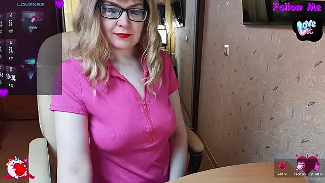 Snapshot of MyLadySkyLuck chatting on March 8, 2025, 10:00 am MyLadySkyLuck online show from March 8, 2025, 10:00 am