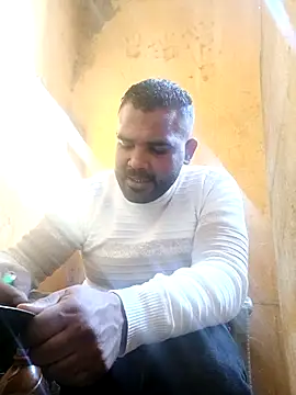 ListedLoin online show from February 26, 2025, 1:41 pm