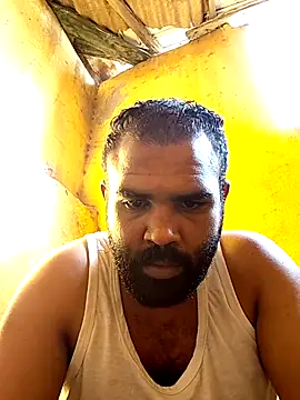 ListedLoin online show from November 12, 2025, 12:38 pm