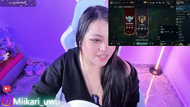 Snapshot of Ahri_Elderwood chatting on May 22, 2026, 4:52 am Ahri Elderwood online show from May 22, 2026, 4:52 am