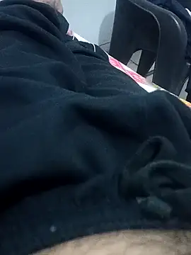 Snapshot of myhot1551 chatting on March 21, 2025, 6:51 pm myhot1551 online show from March 21, 2025, 6:51 pm