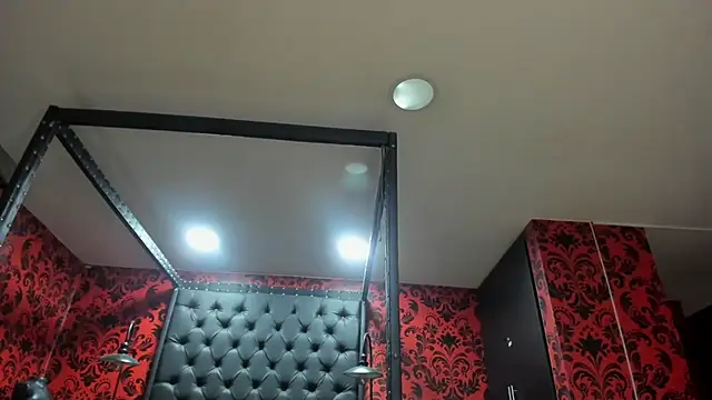 Snapshot of JAYLEN_BDSM chatting on February 4, 2026, 12:11 pm JAYLEN BDSM online show from February 4, 2026, 12:11 pm