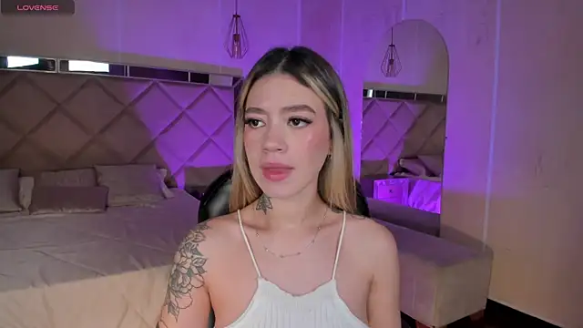 ViolettHansson online show from January 12, 2026, 7:08 pm