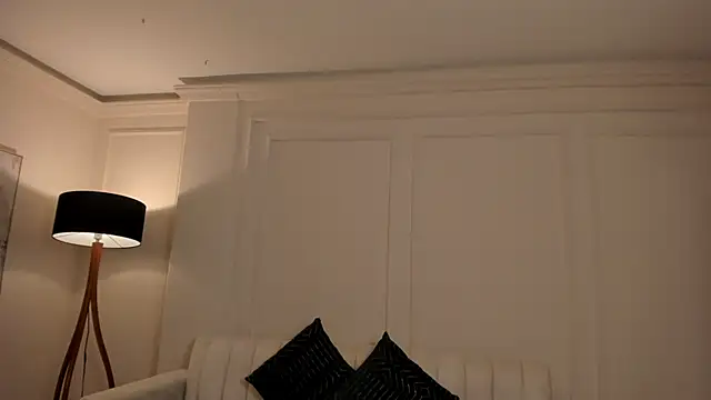 AliceHarper  online show from December 15, 2025, 5:39 pm