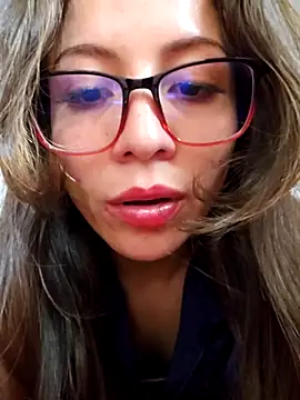 Snapshot of mmmVirginia chatting on November 18, 2025, 6:23 pm mmmVirginia online show from November 18, 2025, 6:23 pm