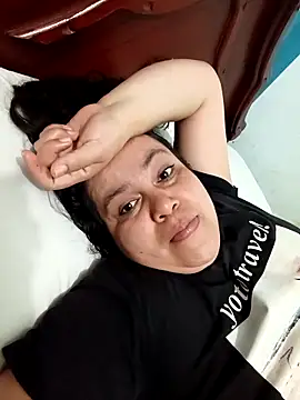 Snapshot of lunanataly chatting on November 12, 2025, 2:06 pm lunanataly online show from November 12, 2025, 2:06 pm