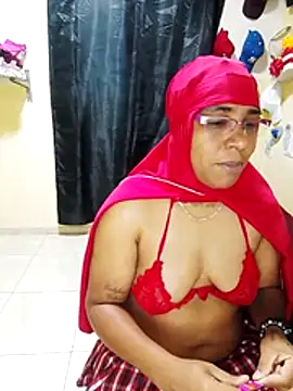 Aaliyah brown online show from December 2, 2025, 3:34 am