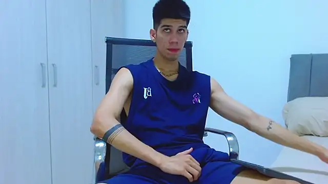 jhony-sex online show from October 7, 2025, 4:09 am