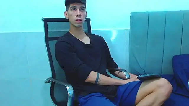 jhony-sex online show from January 6, 2026, 6:39 am