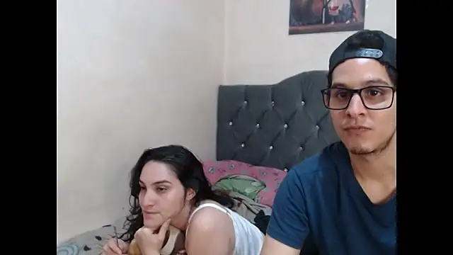 Snapshot of blackwolf_whitebee chatting on December 8, 2024, 4:25 am blackwolf whitebee online show from December 8, 2024, 4:25 am