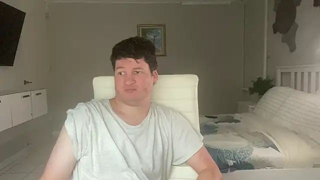 Lorenzo hernandez online show from February 11, 2025, 11:12 pm