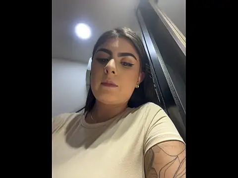 Snapshot of IrisBaker chatting on May 15, 2026, 9:22 pm IrisBaker online show from May 15, 2026, 9:22 pm