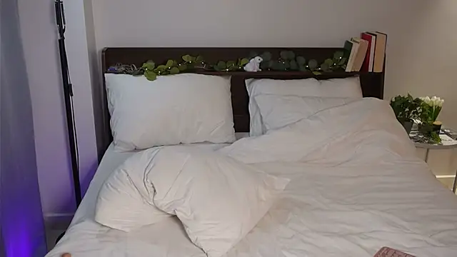 Snapshot of Ayra_Lust chatting on February 8, 2025, 11:01 am Ayra Lust online show from February 8, 2025, 11:01 am