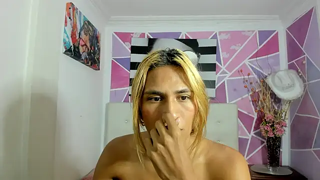 Brisahott online show from March 6, 2025, 2:29 pm