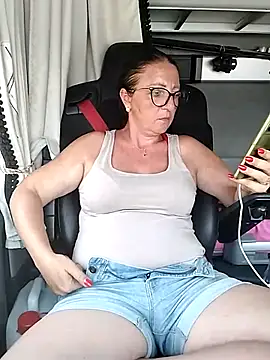 cuplubijoanna online show from July 20, 2026, 1:46 pm
