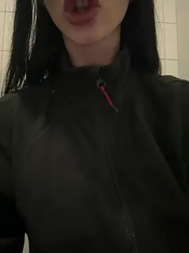 hrnxyygirl online show from December 13, 2024, 2:43 am