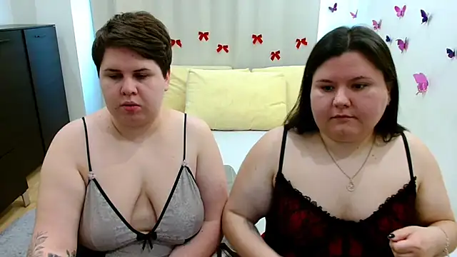 Snapshot of BeckyAndHellen chatting on October 15, 2025, 11:21 am BeckyAndHellen online show from October 15, 2025, 11:21 am