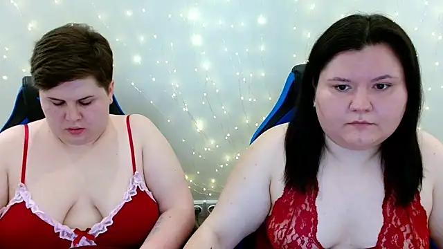 Snapshot of BeckyAndHellen chatting on June 19, 2026, 11:03 am BeckyAndHellen online show from June 19, 2026, 11:03 am