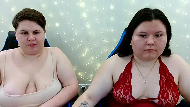 Snapshot of BeckyAndHellen chatting on June 27, 2026, 8:47 pm BeckyAndHellen online show from June 27, 2026, 8:47 pm