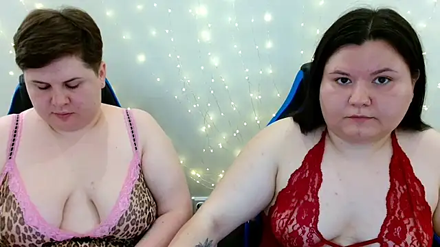 Snapshot of BeckyAndHellen chatting on July 2, 2026, 9:04 am BeckyAndHellen online show from July 2, 2026, 9:04 am