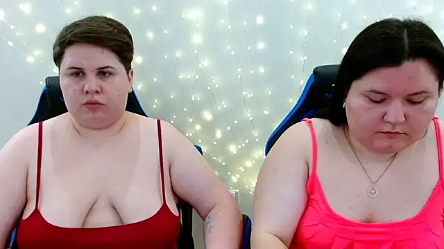 Snapshot of BeckyAndHellen chatting on July 10, 2026, 12:30 pm BeckyAndHellen online show from July 10, 2026, 12:30 pm