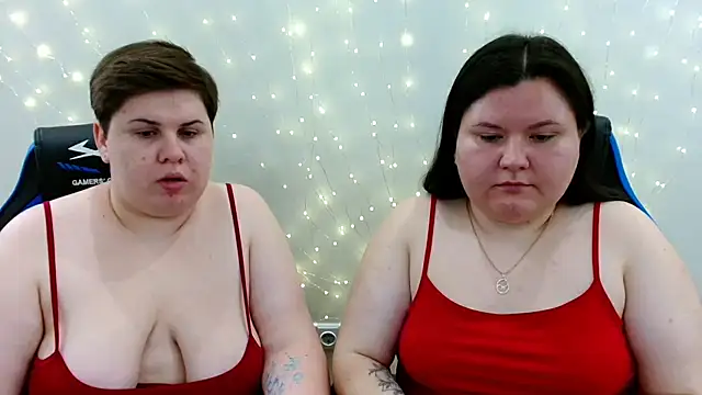 Snapshot of BeckyAndHellen chatting on July 18, 2026, 7:45 am BeckyAndHellen online show from July 18, 2026, 7:45 am
