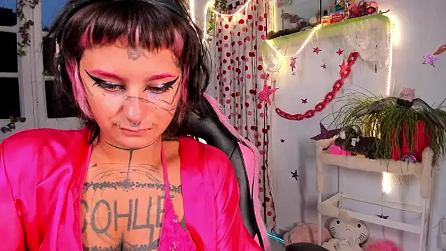 Snapshot of lady_sontse_ chatting on July 16, 2026, 7:42 pm lady sontse online show from July 16, 2026, 7:42 pm