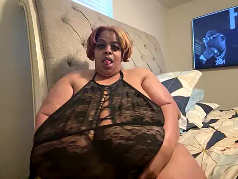 Snapshot of Missredboneo12 chatting on October 9, 2025, 2:04 pm Missredboneo12 online show from October 9, 2025, 2:04 pm