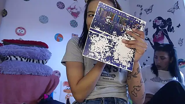 Yaumiko online show from January 31, 2025, 9:37 pm