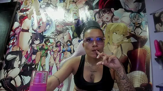 Yaumiko online show from September 13, 2025, 3:34 pm