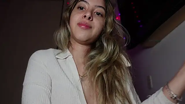 Snapshot of tinysofia_ chatting on September 18, 2025, 11:51 pm tinysofia online show from September 18, 2025, 11:51 pm