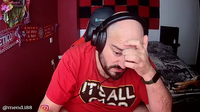 menditeta1 online show from December 22, 2025, 9:01 pm