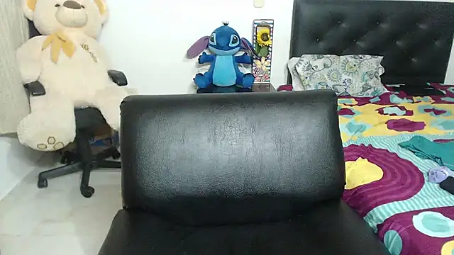 Snapshot of alexia_87 chatting on February 2, 2025, 5:10 am alexia 87 online show from February 2, 2025, 5:10 am