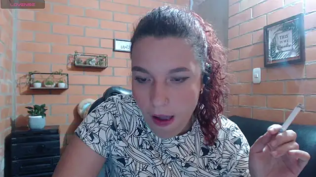 Snapshot of alexia_87 chatting on September 9, 2025, 12:10 am alexia 87 online show from September 9, 2025, 12:10 am