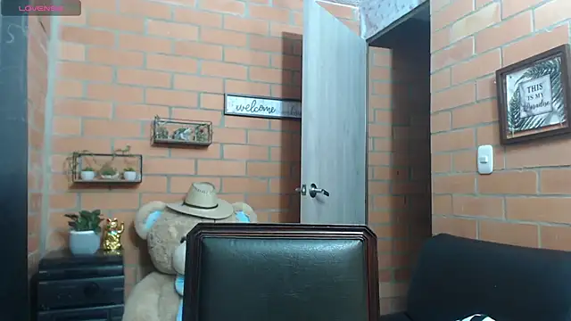 Snapshot of alexia_87 chatting on September 23, 2025, 3:09 am alexia 87 online show from September 23, 2025, 3:09 am